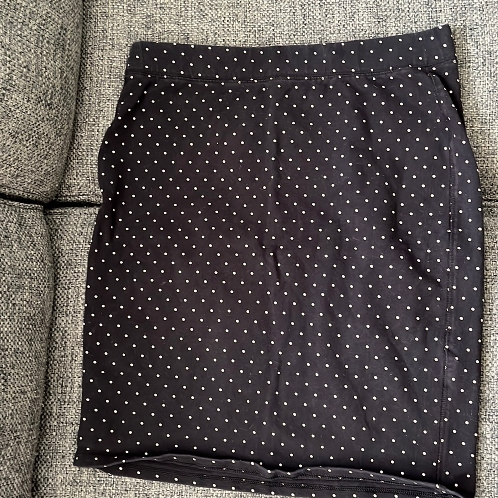 Women’s Old Navy polka dot skirt, size medium